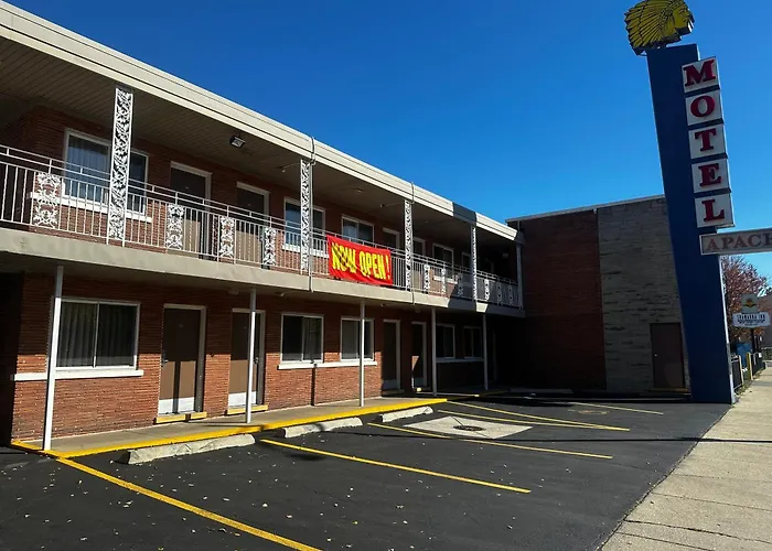 Apache Hotel *